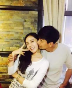 著名演员储智博：24岁娶初恋做妻子，如今明星女儿让他骄傲让他忧